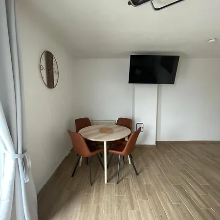 Apartment Wunderschoenes In Ruhiger Lage I 2-4 Personen